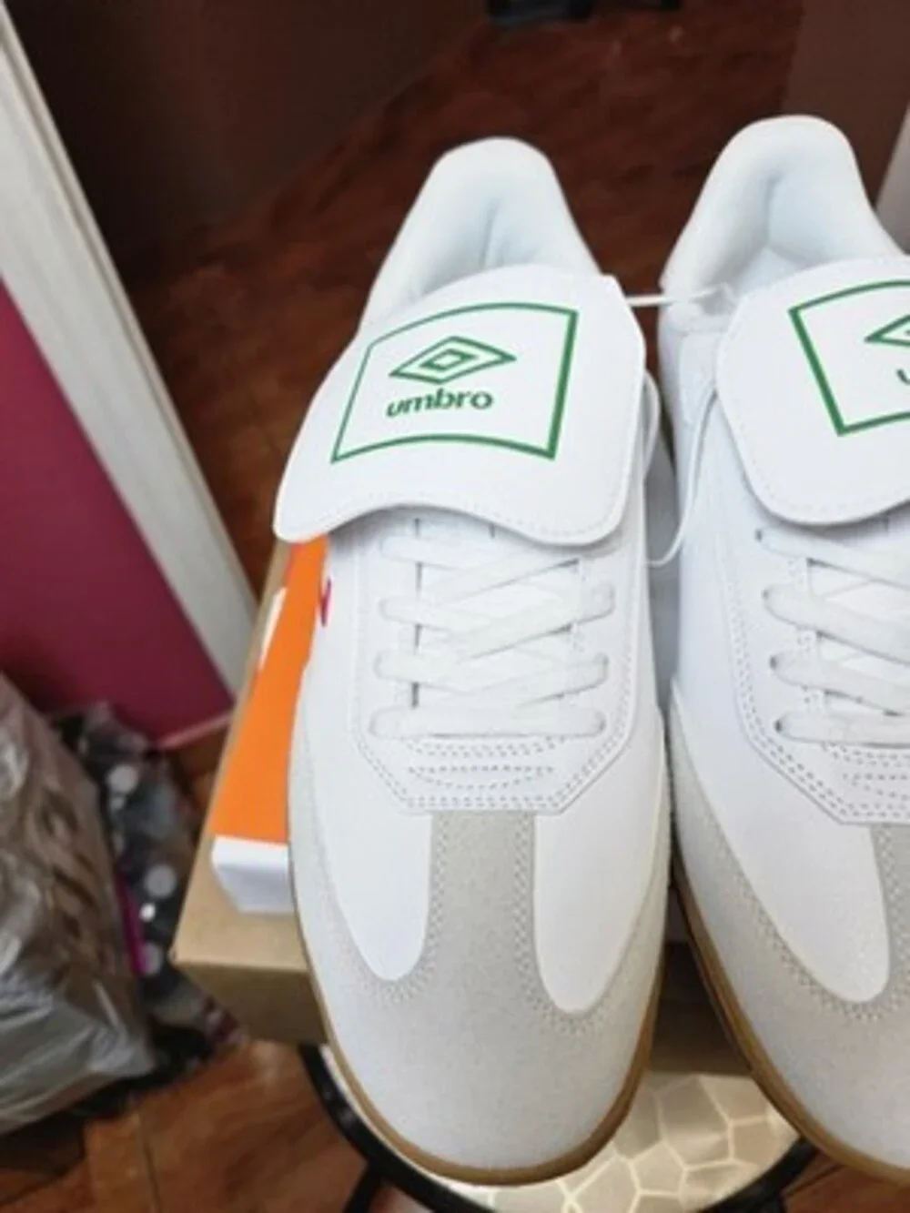 Umbro TX Sneakers Men’s Size 13 White Green Red Gum Sole Casual Shoes NEW